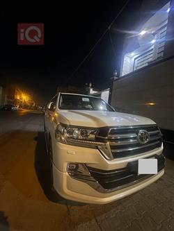 تۆیۆتا لاند کروزەر